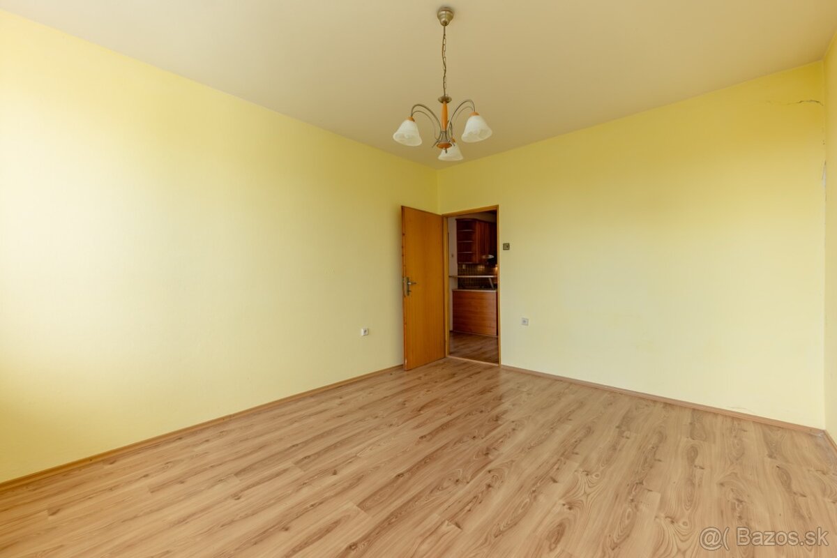 Na predaj rod. dom v NMn/V, časť Horné Samoty - REZERVOVANÉ - 12