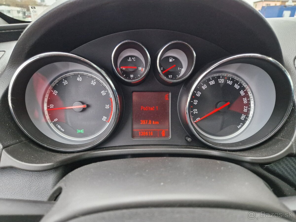 Opel Insignia ST 1.6 Turbo ECOTEC Cosmo - 12