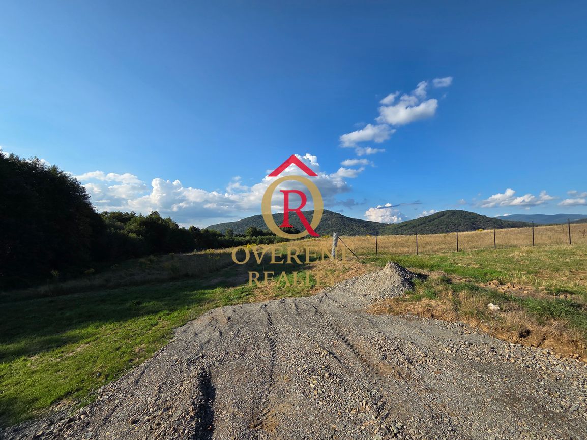 Na predaj veľký stavebný pozemok 15min do mesta Zvolen v obc - 12