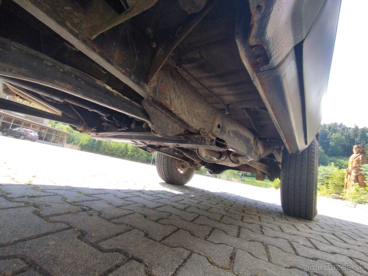 Toyota Land cruiser 70 - 12