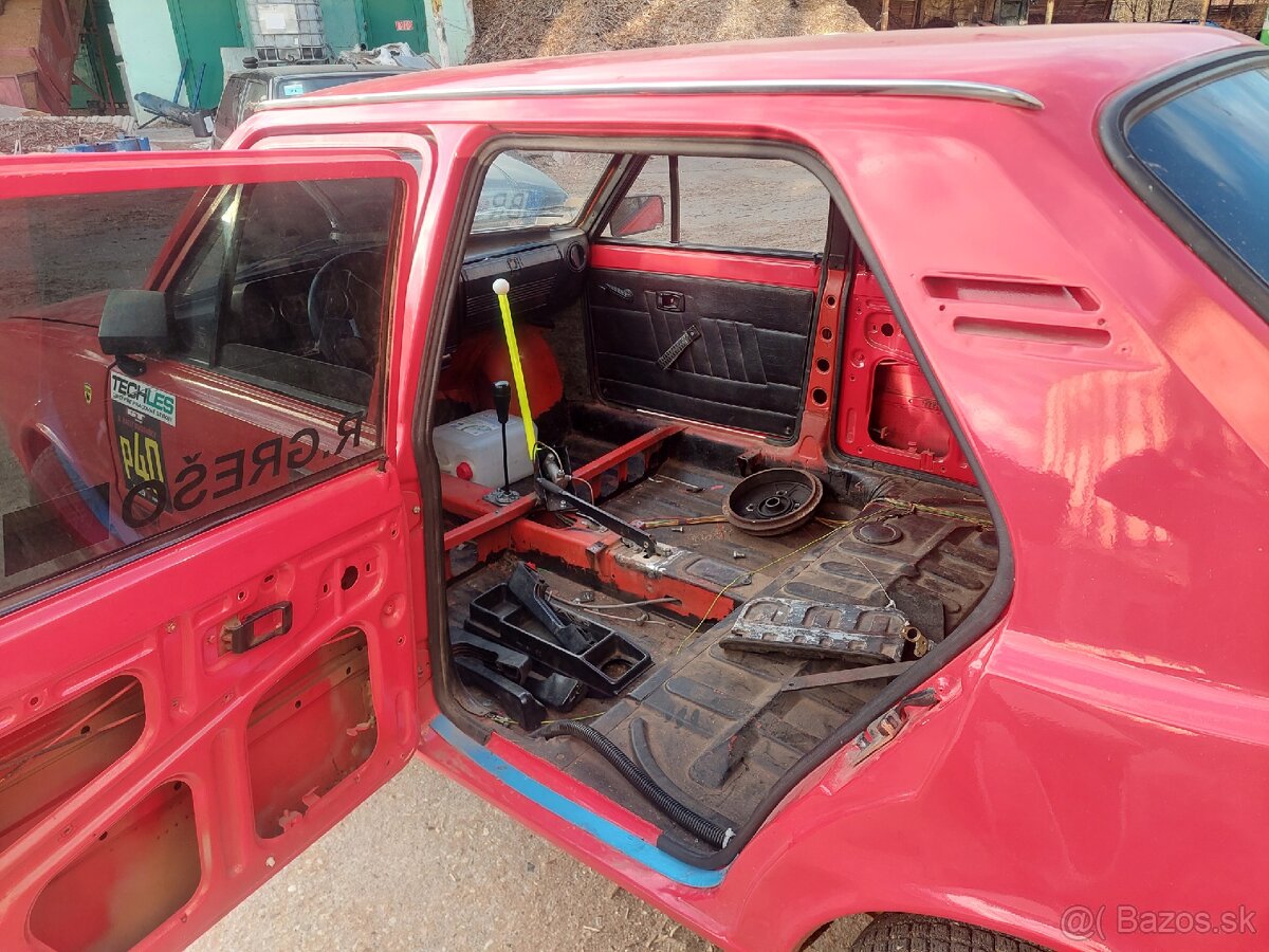 Predám skoda 105 na náhradné diely - 12