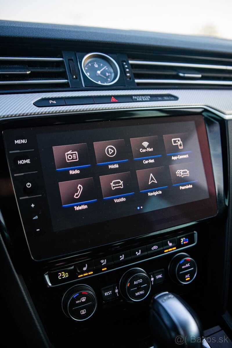 VW Passat R-LINE DSG Ťažné Virtual CarPlay ACC Lane-assist - 12