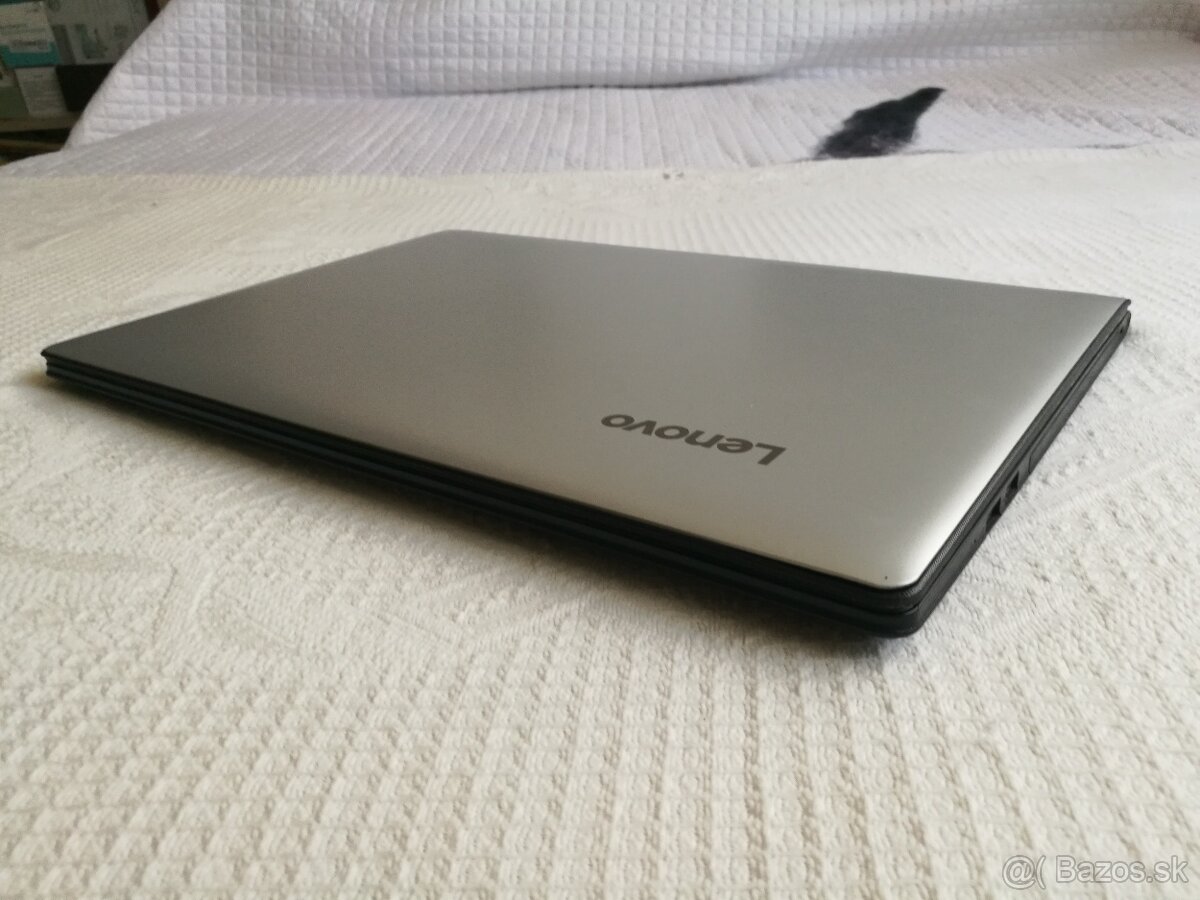 Lenovo 310. 15,6" FHD. 12 GB DDR4. SSD 256 GB. - 12