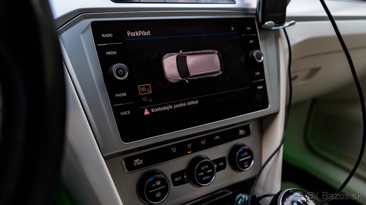 Volkswagen Passat Variant 2.0 TDI BMT Business Comfortline - 12