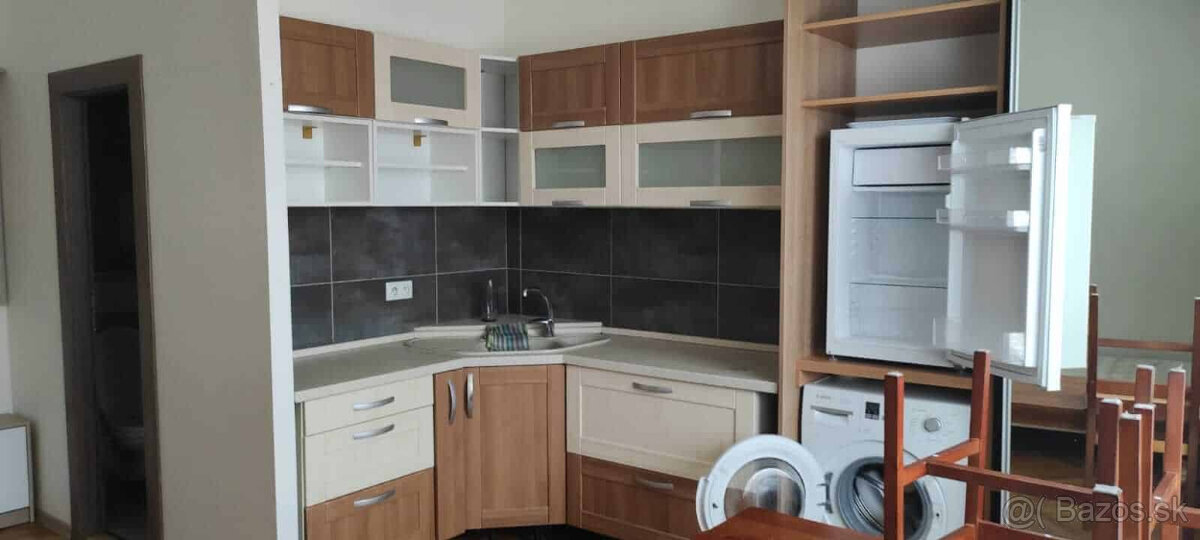 Prenájom garsónky na námestí v Poprade - 12