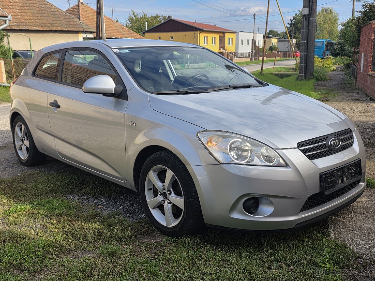 Kia ProCeed 1.4i / mod. 2009 / 130 tisíc KM - 12