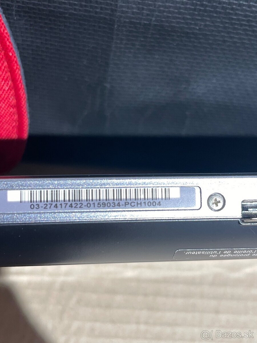 PS VITA PCH-1004 OLED displej -folia +8GB - 12