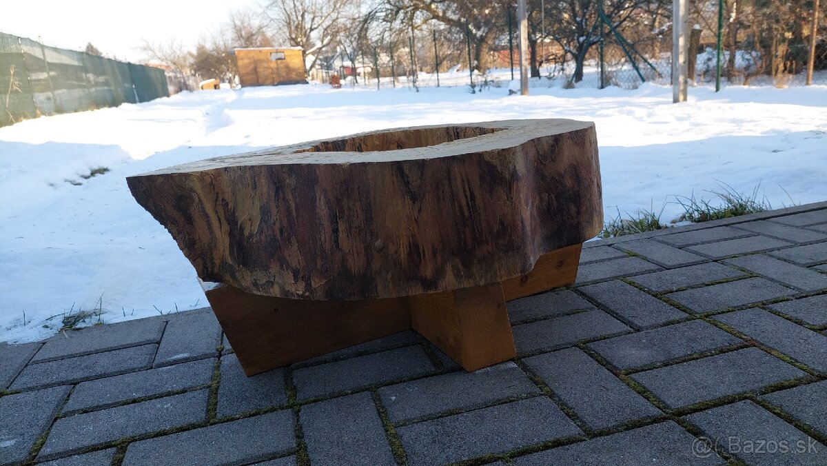 Drevený stolík masív - 12