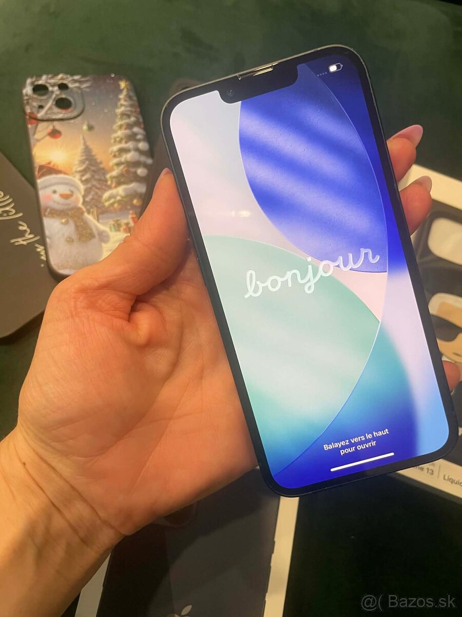 iPhone 13- 128 GB - 12