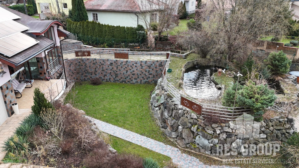 Na predaj, dom so 6 izbami a vonkajším bazénom Žilina - Turi - 12