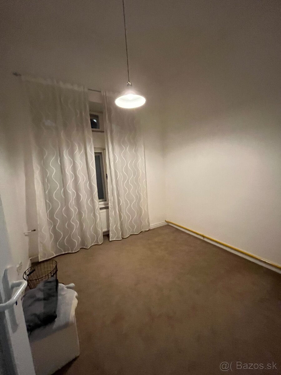 3 izb. tehlový byt s balkónom na Hlavnú ulicu, Staré mesto - 12