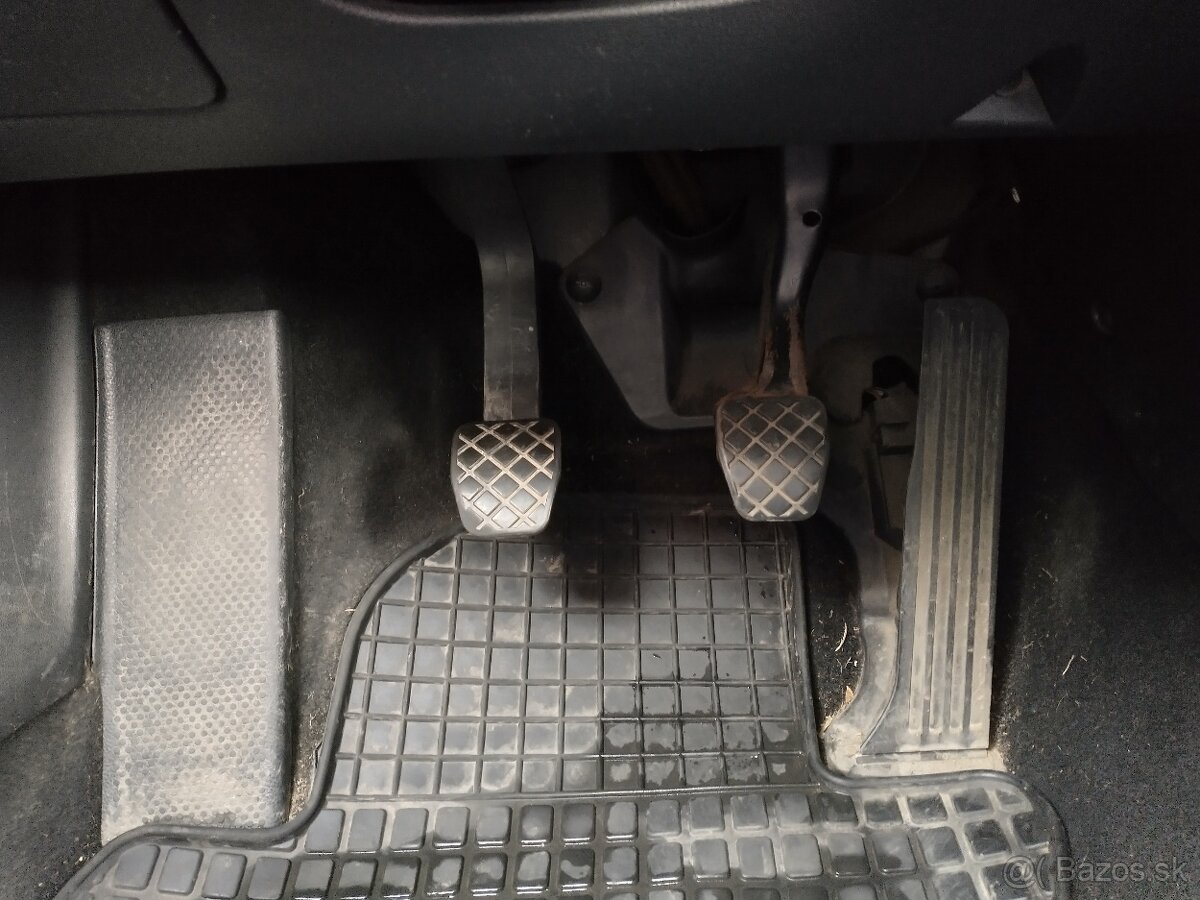 Škoda Octavia Combi 1.9 TDI 77 kw M5 - 12