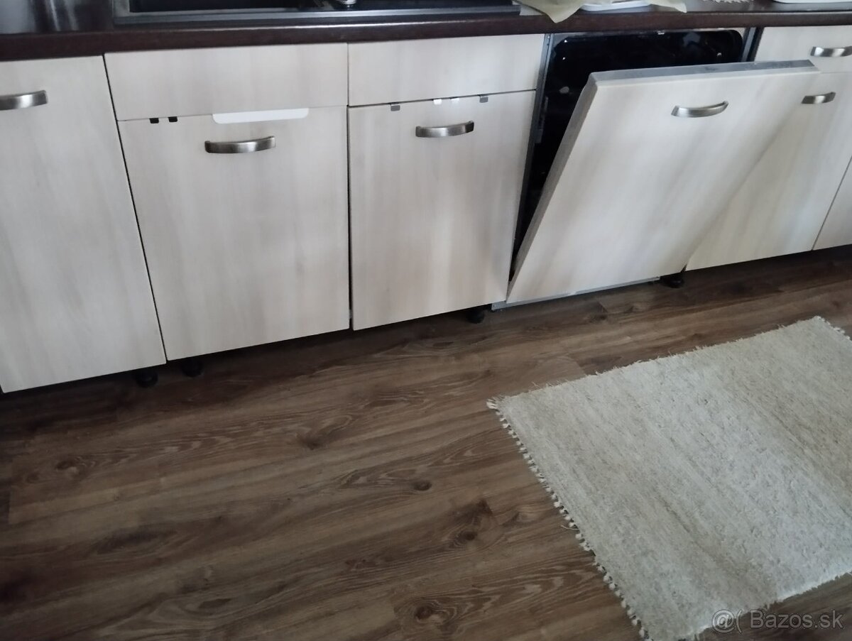 Kuchynská linka - 12