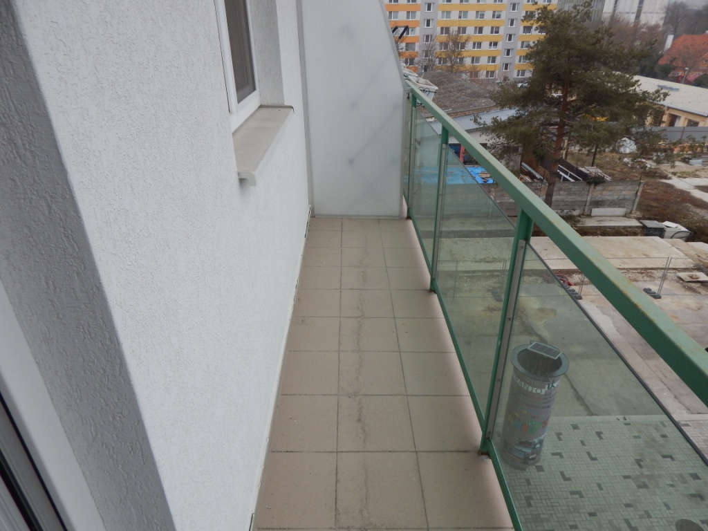 2 izb byt do prenájmu Nitra centrum zariadený, balkón - 12