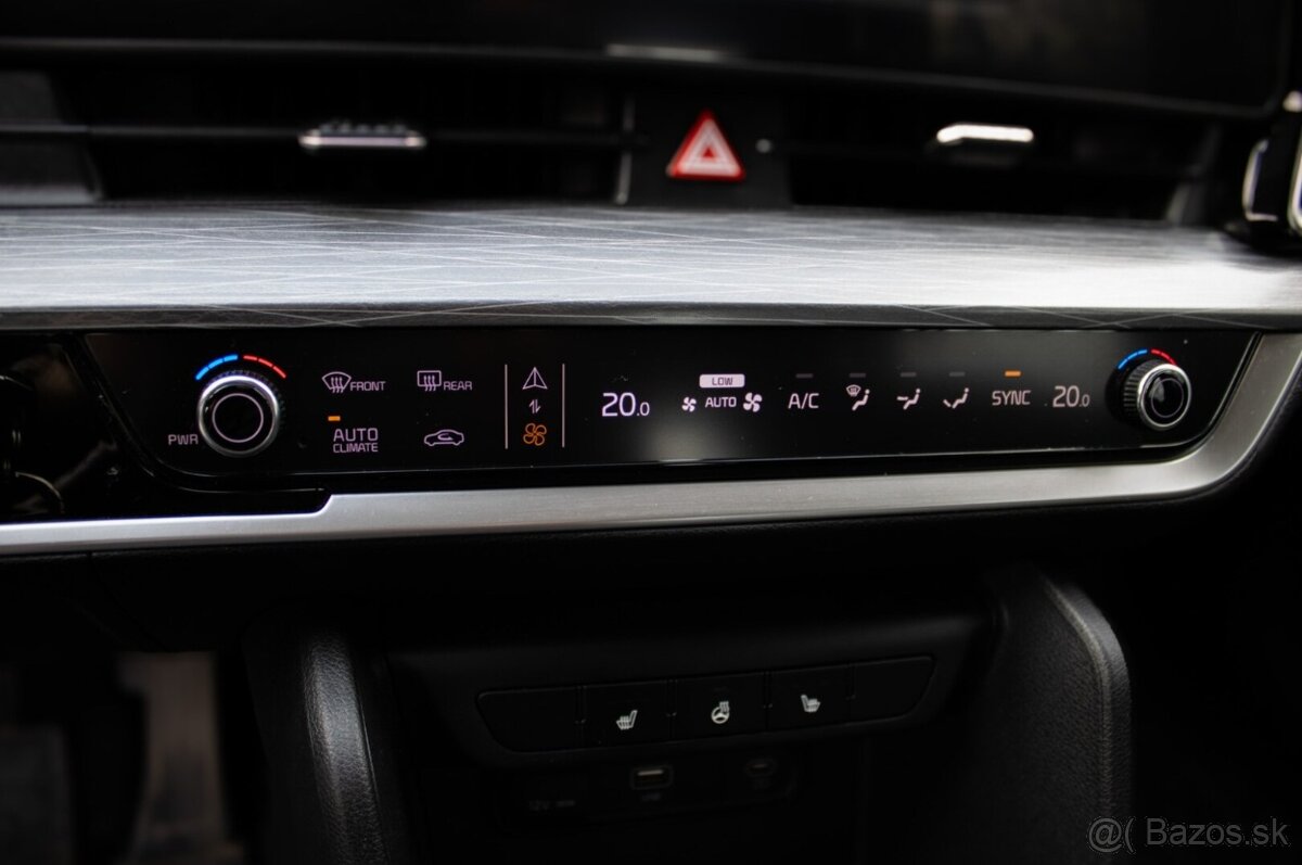 Kia Sportage 100% stav, servisované - 12