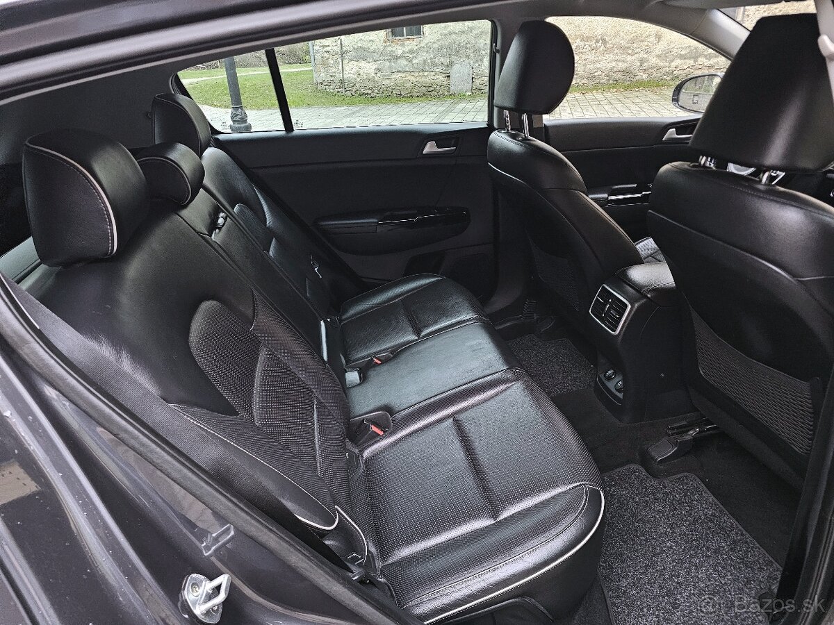 Kia Sportage 2.0 CRDI M6 4WD Platinum JBL Navi Ťažné Kamera - 12