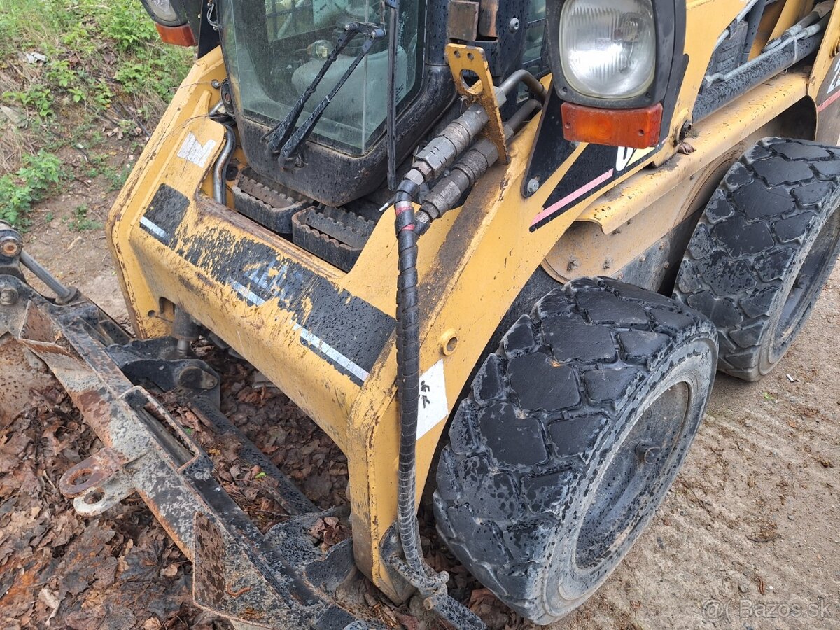 CATERPILLAR 226 B - 12