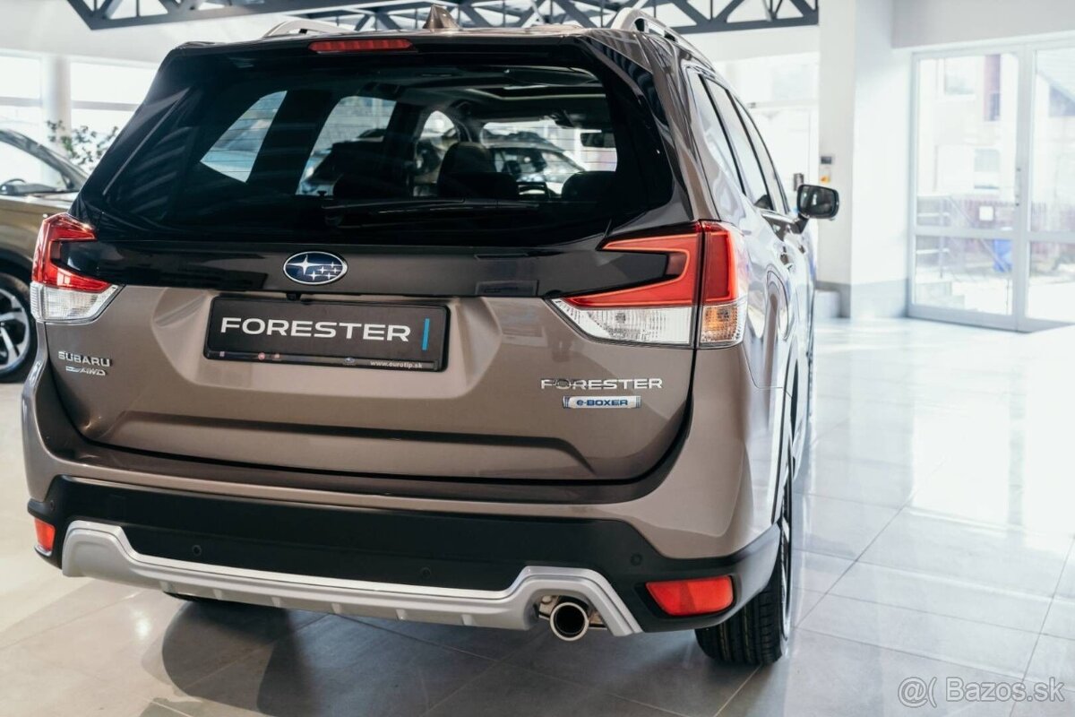 Subaru Forester 2.0i mHEV Premium Lineartronic - 12