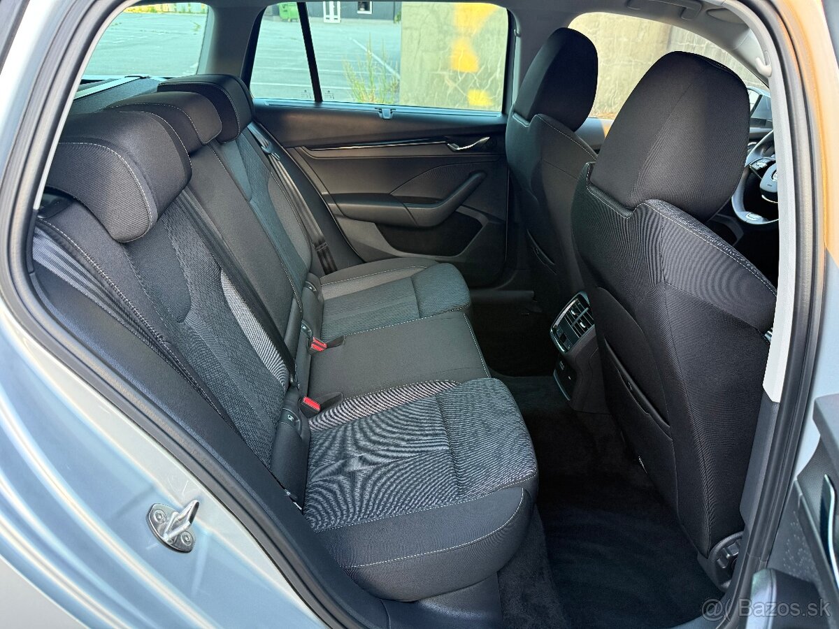 Škoda Octavia Combi 2.0 TDI Style - 12