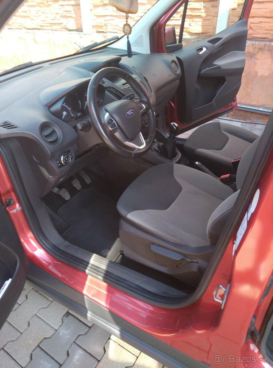 Ford Turneo Courier 1,5 tdi 55 kw. - 12