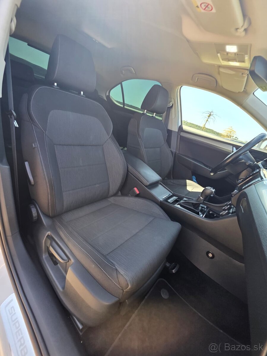 Škoda Superb 1.6 TDI DSG Active - 12