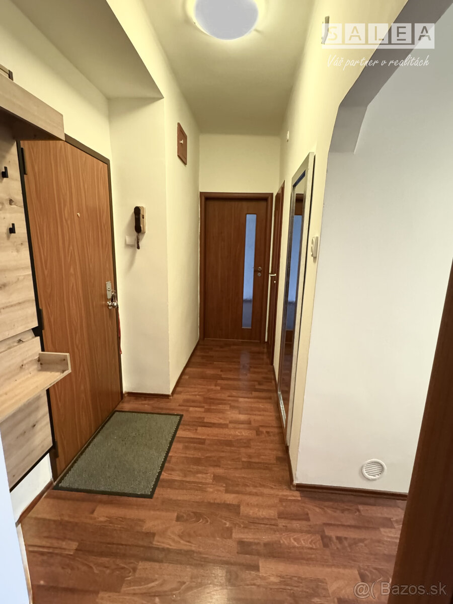 2 izbový pekný byt v centre mesta 56 m2 s pivnicou - 12