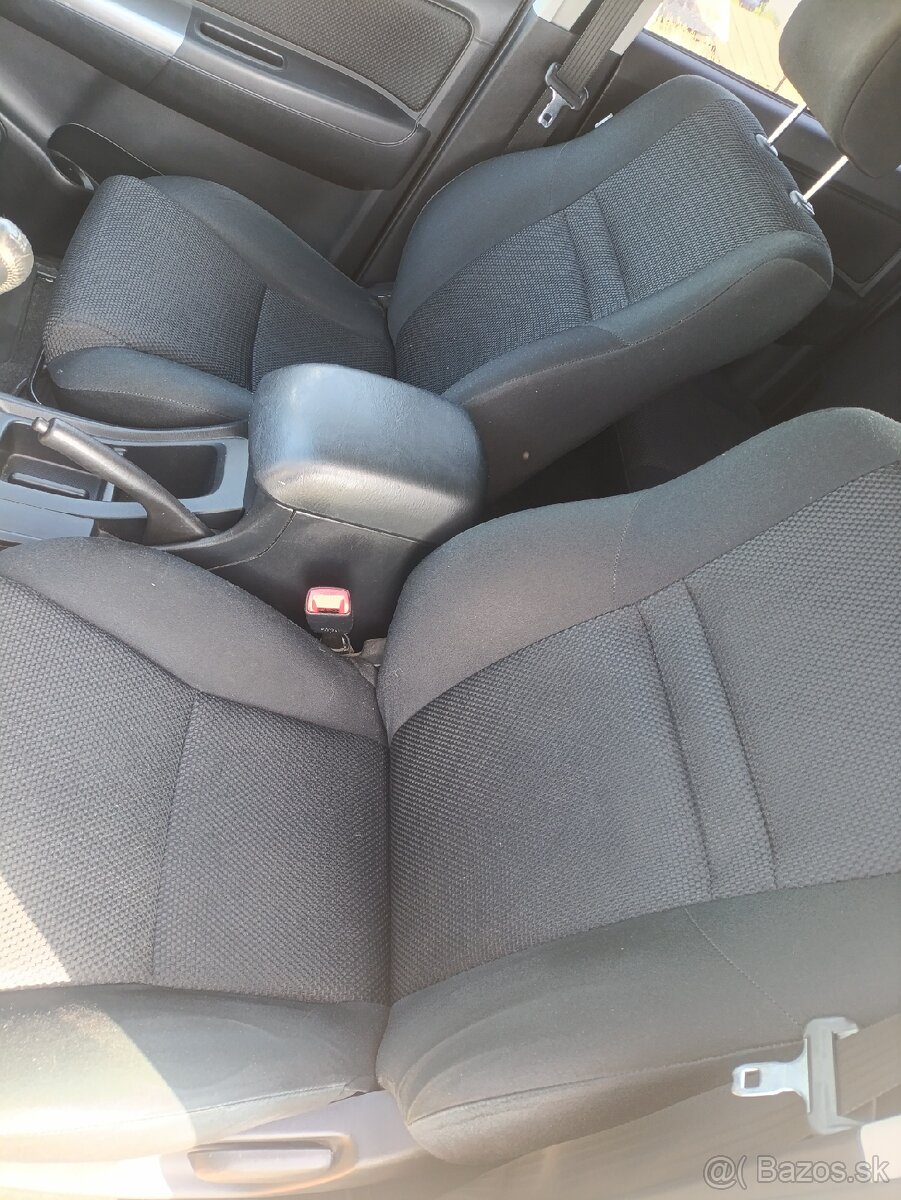 Toyota Hilux 2.5 D-4D MT - 12