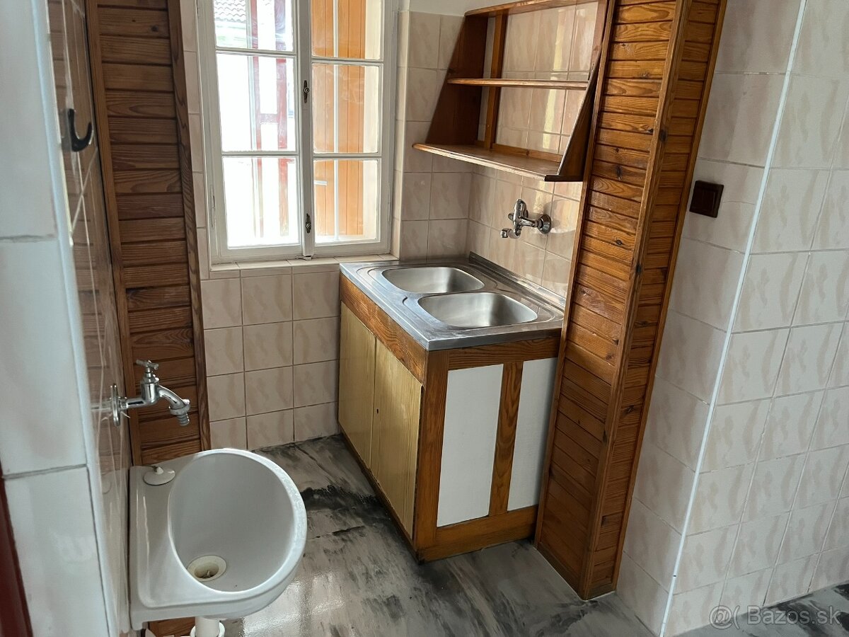 Obchodné priestory v centre obce Borský Mikuláš - 12