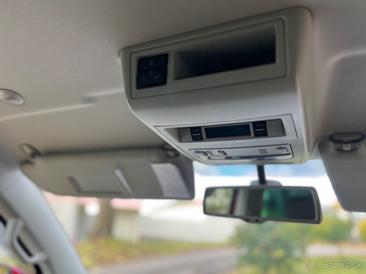 Multivan T5.1 2.0Tdi 103kw M6 caravelle transportér - 12