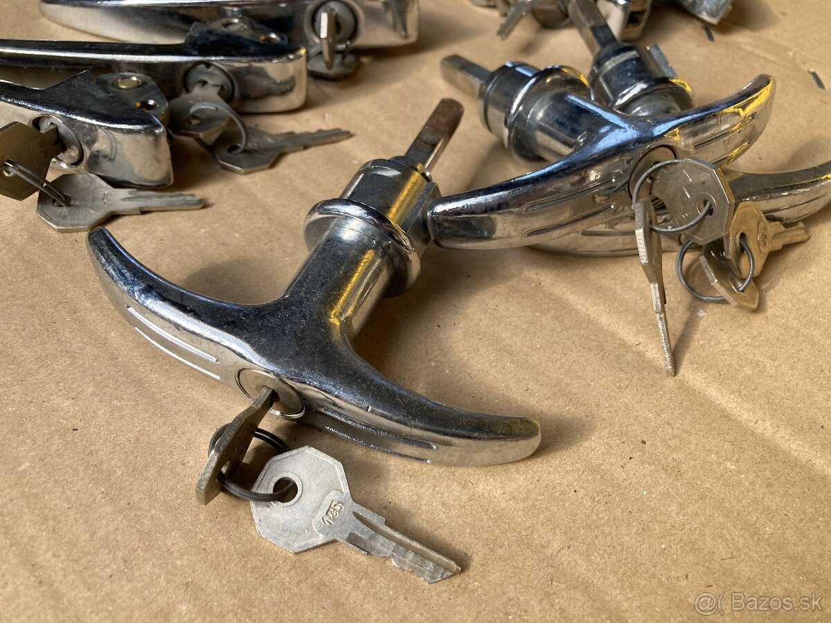 Uaz 452, sanitka, buchanka, valník - 12