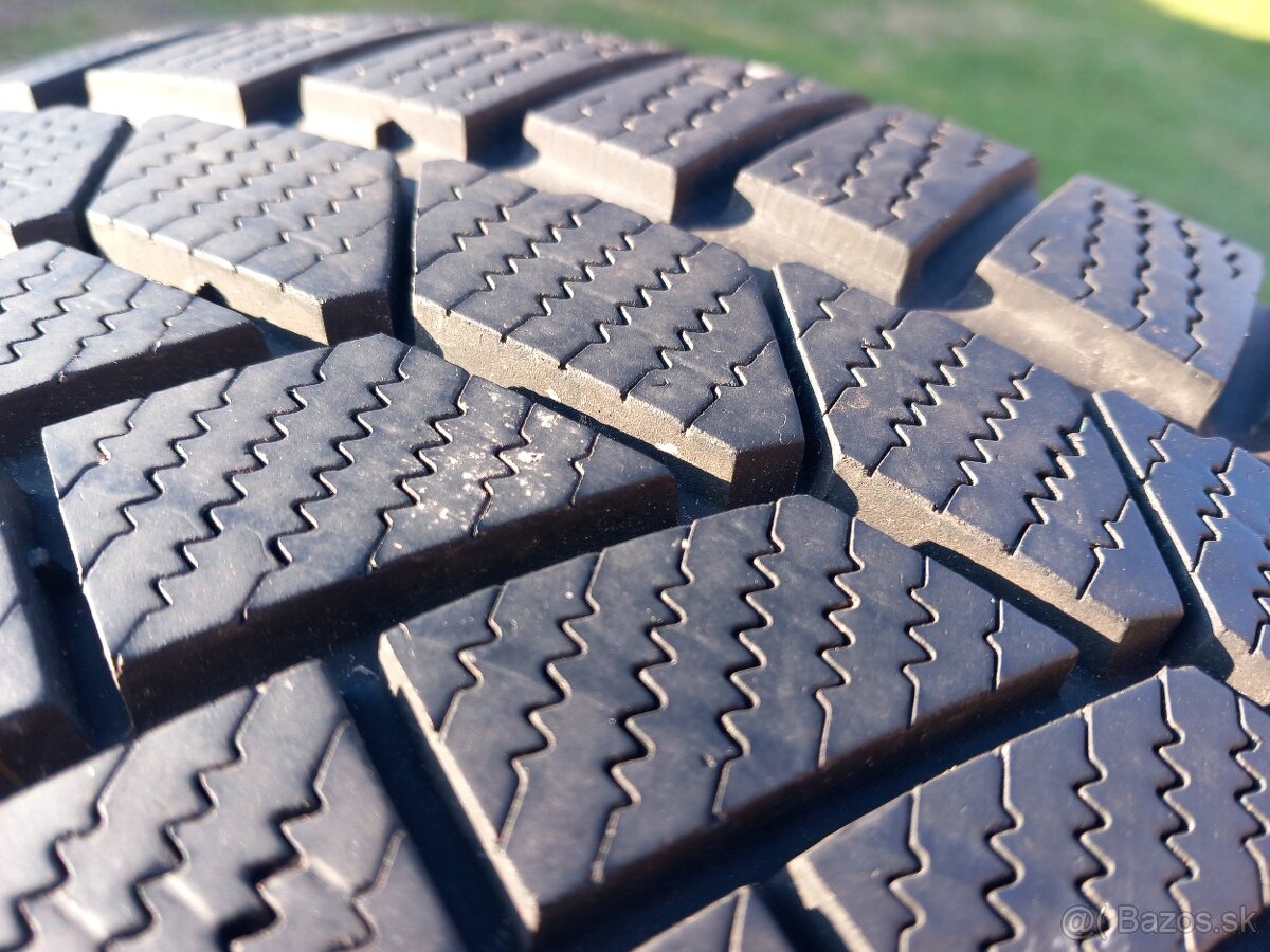 235/50 r19 zimné pneumatiky - 12