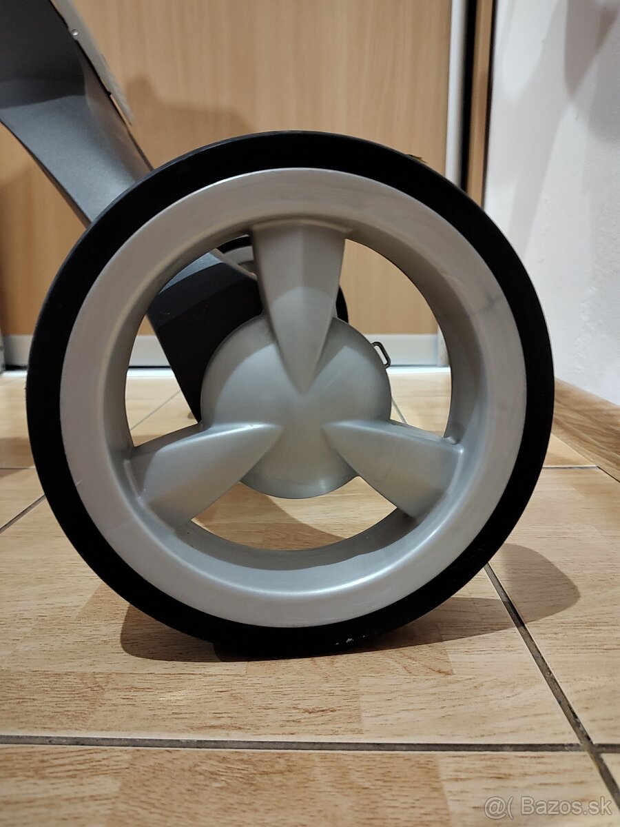 Kočík Stokke xplory V5 - 12