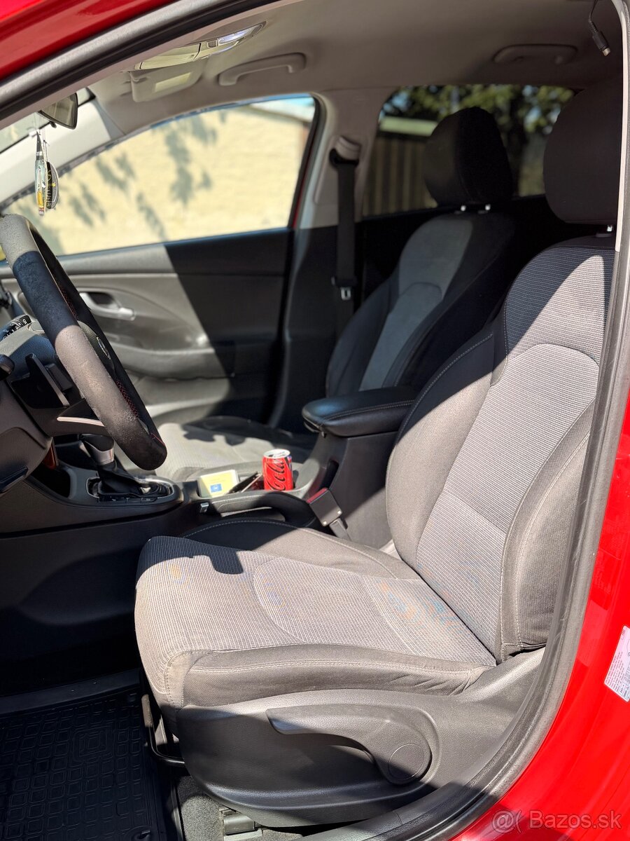 Hyundai i30 1.6 Crdi automat - 12