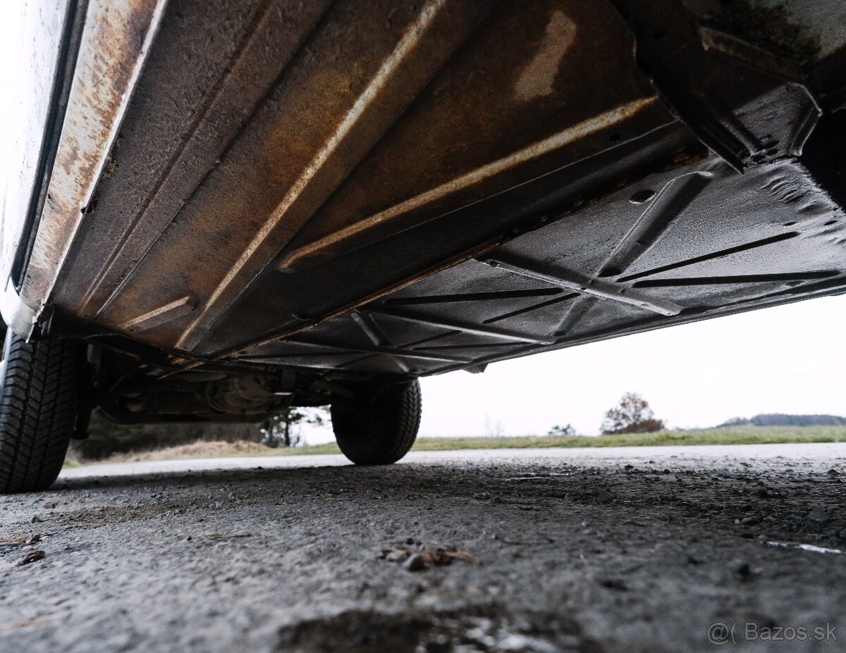 VW T2a highroof - 12