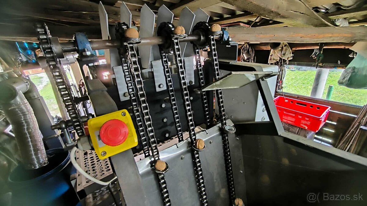 Stroj na lúskanie vlašských orechov so separátorom - 12