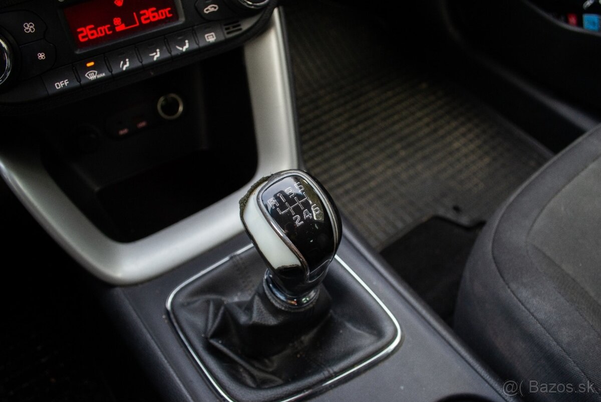 Kia Ceed SW 1.6 GDI - 12