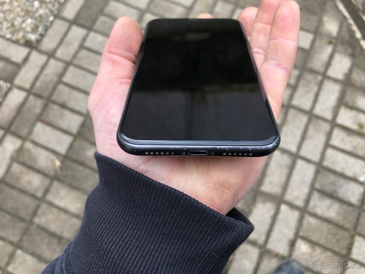 Predam iphone11 128gb 97% zdravie baterie - 12
