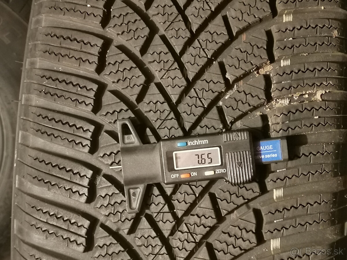 Audi Q4 e-tron - originál 19" alu s pneu - DOT 24 7+ mm - 12