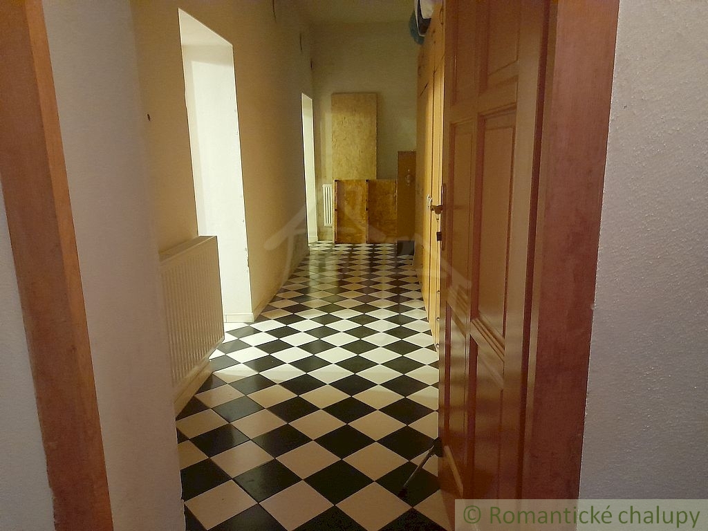 Kamenný dom neďaleko Banskej Štiavnice s cca 70-árovým poz - 12