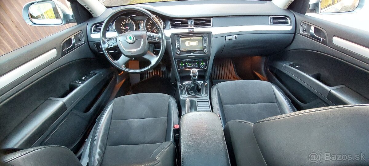 Škoda Superb Combi 2.0 TDI CR 4x4 170k Elegance - 12