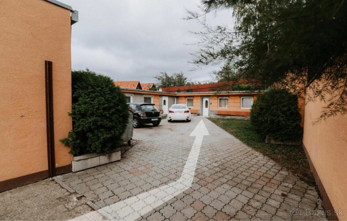 Ubytovanie Levice - 12