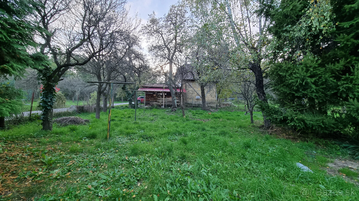 ROZOSTAVANÝ DOMČEK a POZEMOK 612m2 MYJAVSKÉ KOPANICE - 12