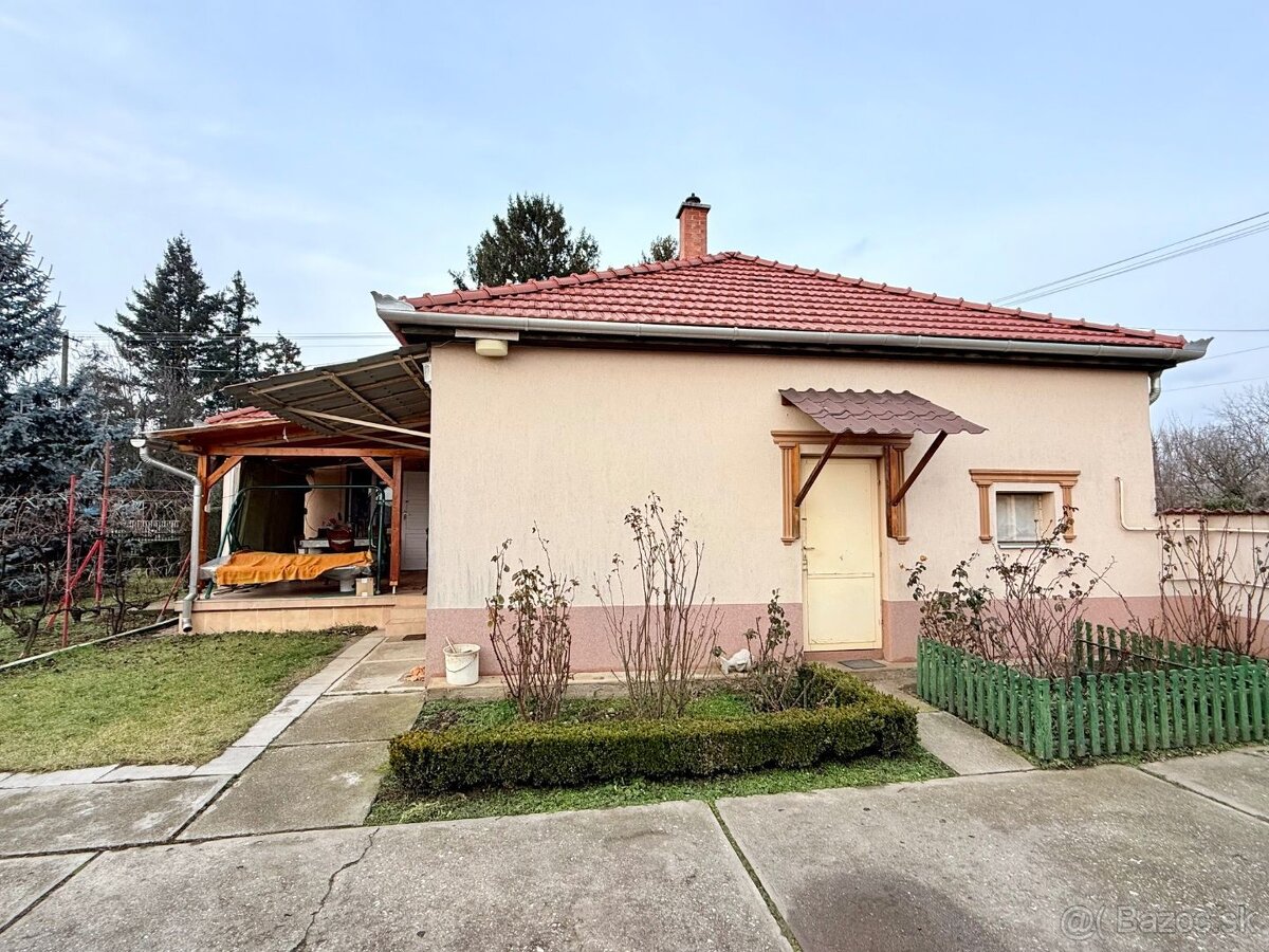 MAĎARSKO - ENCS - 3 IZBOVÝ RODINNÝ DOM S TERASOU, DVOJGARÁŽ, - 12