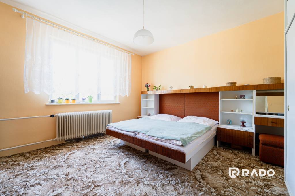 RADO | 8i RD s dvoma garážami a záhradou 974m2 | Zlatovce - 12