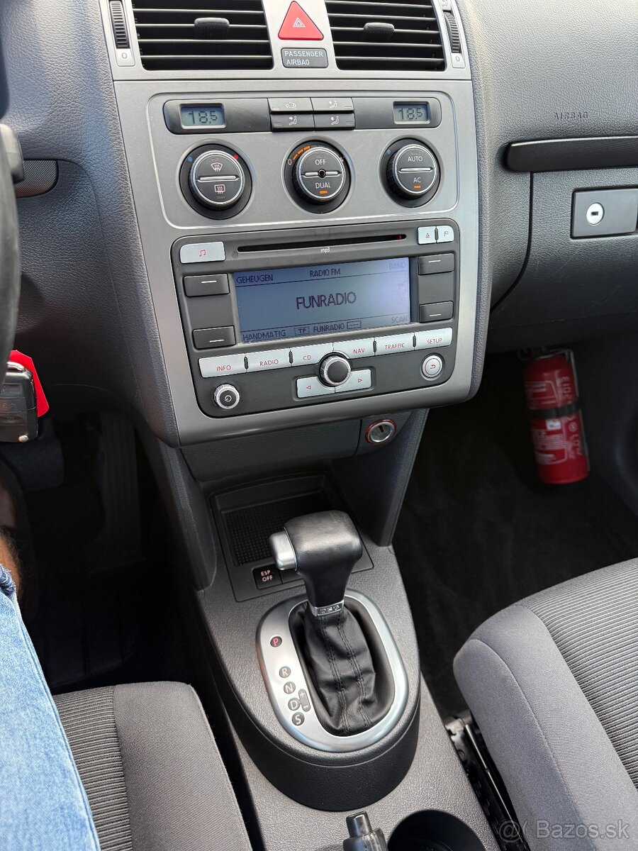 Volkswagen Touran 1.9TDI Conceptline - 12