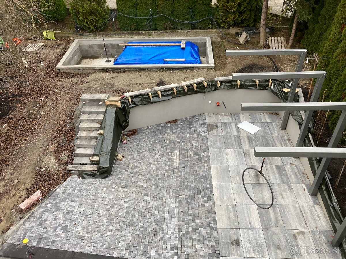 STAVEBNY PRACOVNIK EXTERIER - 12