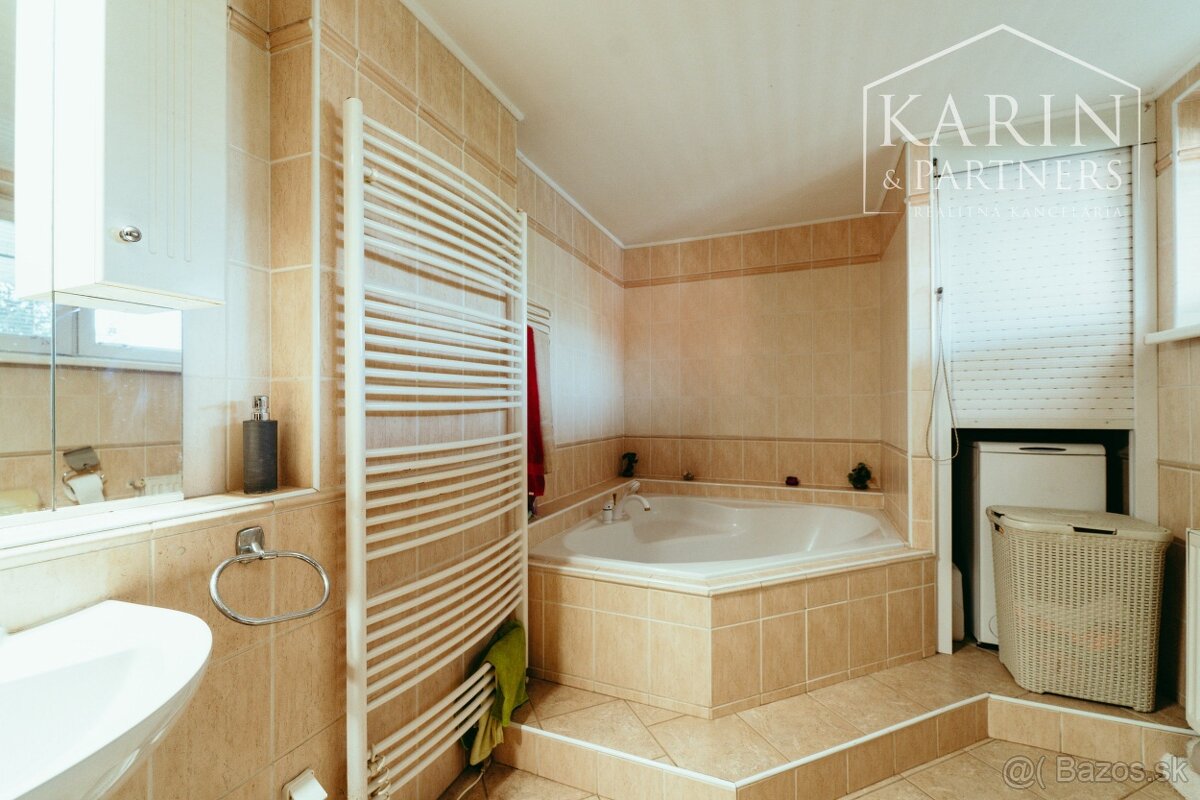 5i rodinný dom po rekonštrukcii v obci Brodské - 12