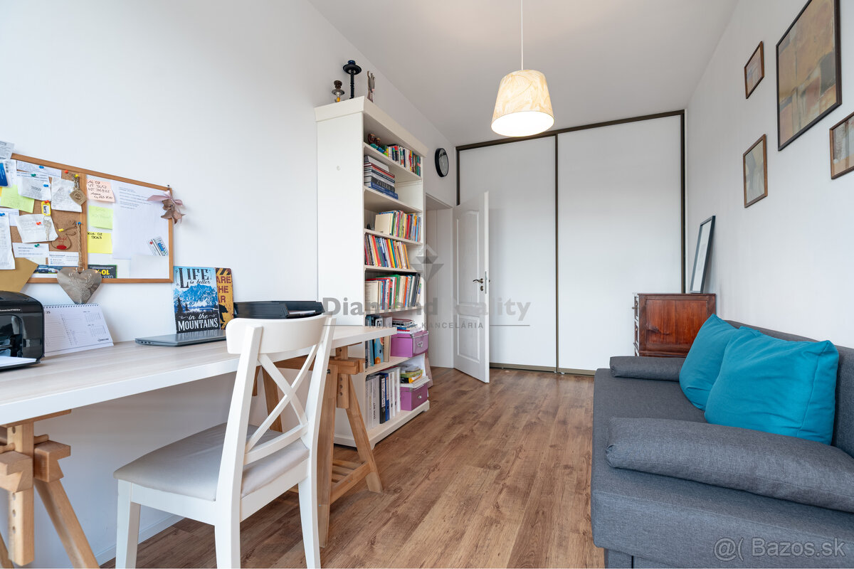 REZERVOVANÉ | NA PREDAJ 3 IZBOVÝ BYT S TERASOU V IKONICKEJ N - 12