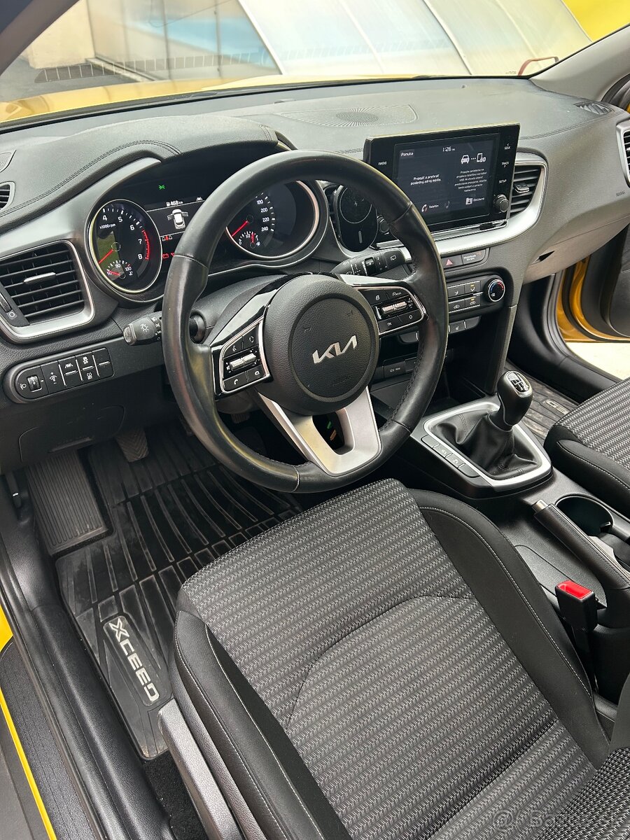 KIA XCeed - 12