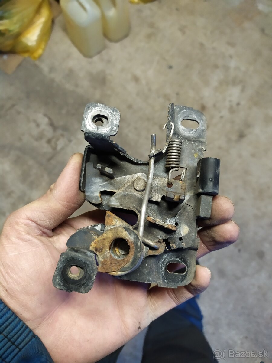 Rozpredám interiér Audi A3 8L , 3.dverove - 12